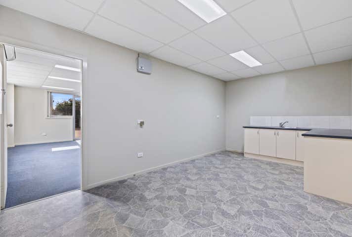 2/6 Paddock Place Rutherford NSW 2320 - Image 7