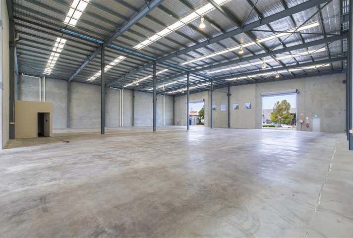 37 Horus Bend Bibra Lake WA 6163 - Image 6