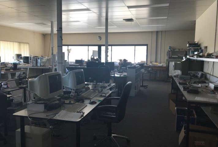 2/30 Buckingham Dr Wangara WA 6065 - Image 7