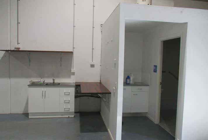 4/4-16 Tingira Street Portsmith QLD 4870 - Image 6