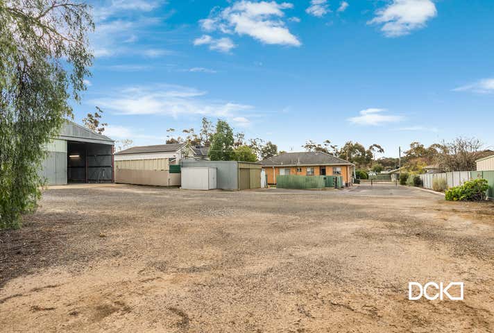 Rear 6 Walls Street Eaglehawk VIC 3556 - Image 3