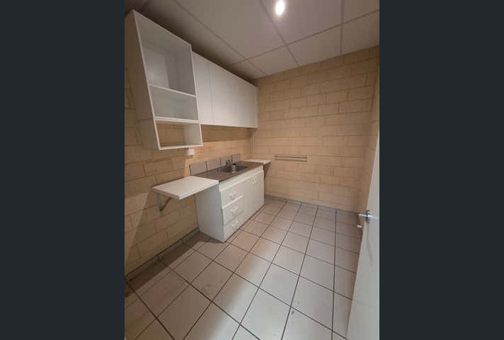 7/2 Tulloch Way Canning Vale WA 6155 - Image 4