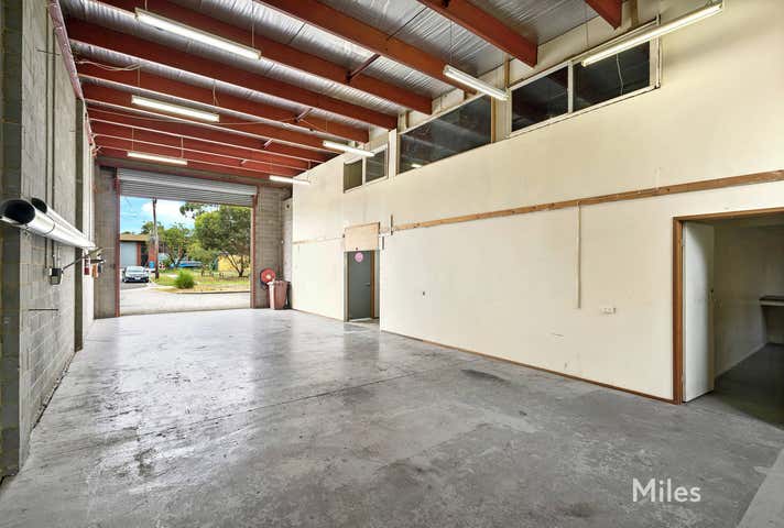 1/10 Sherwood Court Wantirna South VIC 3152 - Image 3