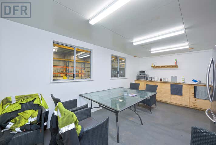 38 Thomas Road Kwinana Beach WA 6167 - Image 17