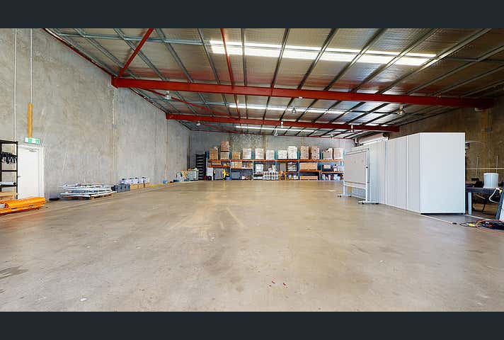 19 Weatherburn Way Kardinya WA 6163 - Image 8