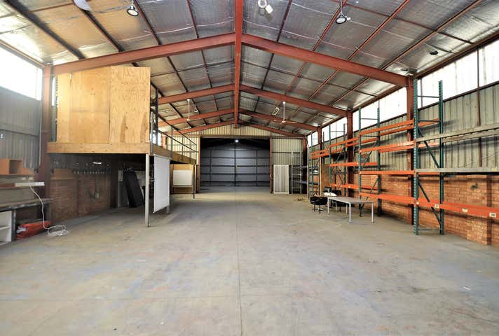 1/8  Wood Street Long Gully VIC 3550 - Image 9