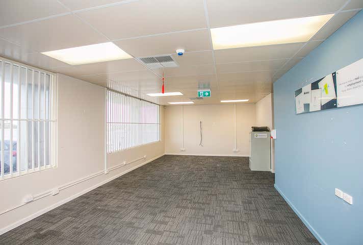 6/223 Rockingham Road Spearwood WA 6163 - Image 12