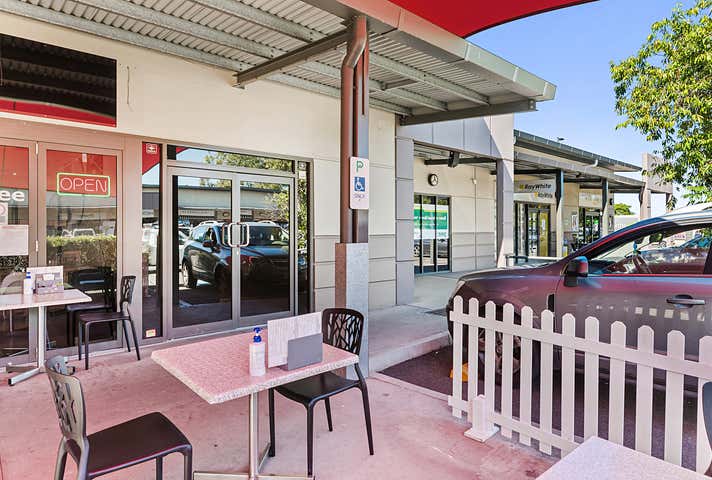 Mountain Creek Woolworths, 158 Karawatha Drive Mountain Creek QLD 4557 - Image 2