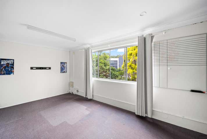 1/4 Flagstone Drive Burleigh Heads QLD 4220 - Image 3