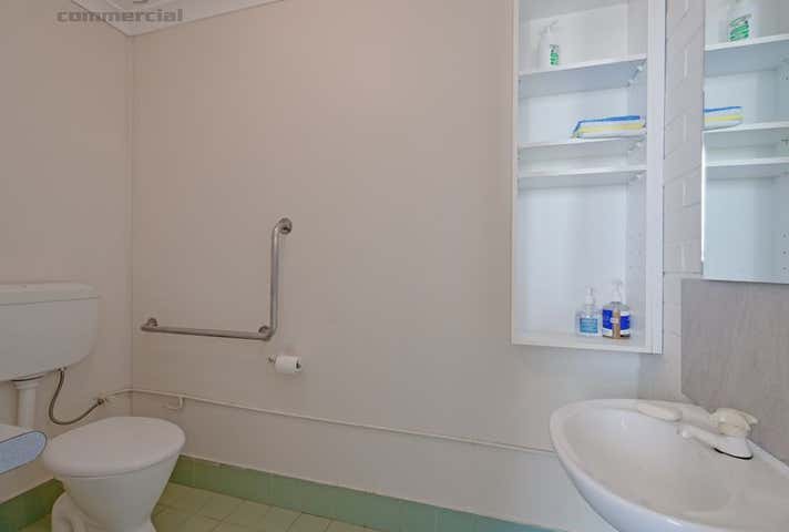 13 Helmshore Way Port Kennedy WA 6172 - Image 18