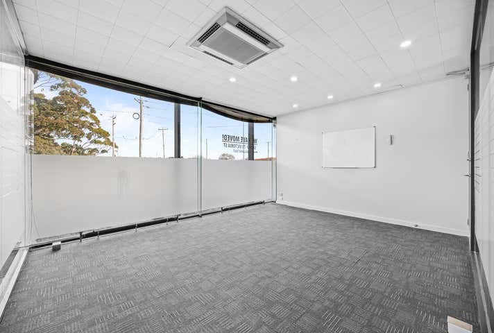 998 Norman Street Wendouree VIC 3355 - Image 6