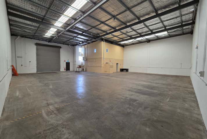 7/2 Tulloch Way Canning Vale WA 6155 - Image 3