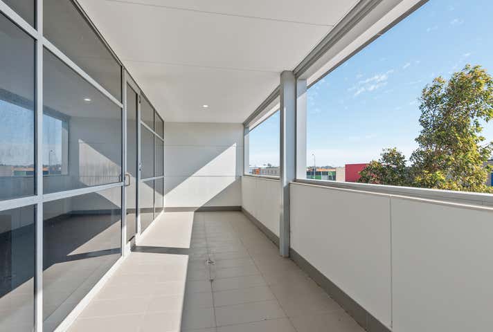 9/13 Hobsons Gate Currambine WA 6028 - Image 13