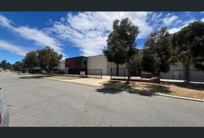 2/17 Sphinx Way Bibra Lake WA 6163 - Image 9