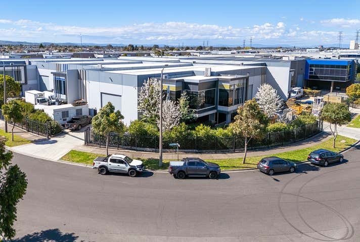17 Latitude Boulevard Thomastown VIC 3074 - Image 1
