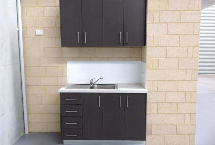 22 Dillington Pass Landsdale WA 6065 - Image 7