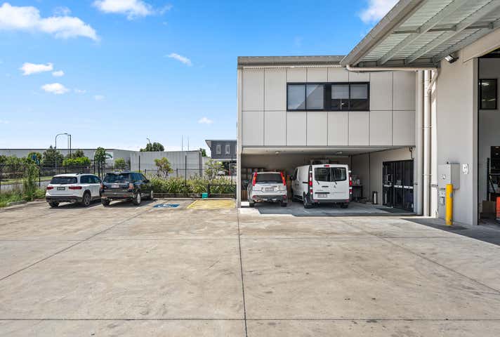 6 Siltstone Place Berrinba QLD 4117 - Image 4