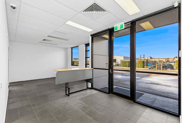 1/1 Reeves Court Breakwater VIC 3219 - Image 4