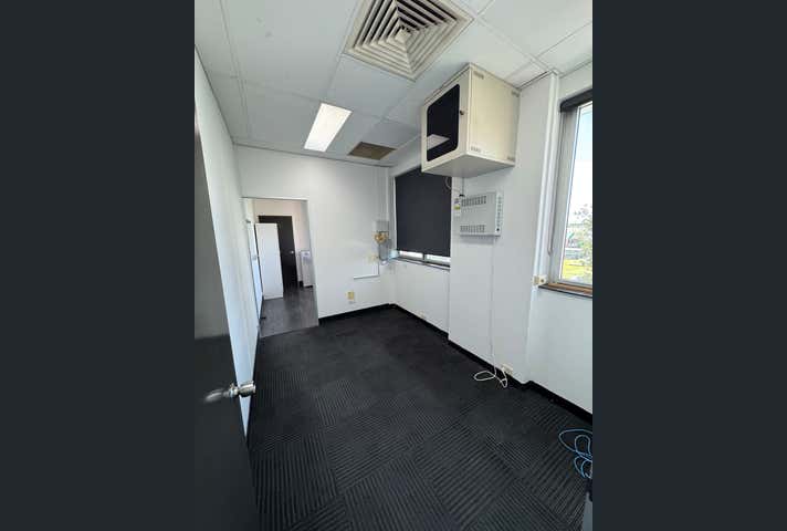 482 Kingsford Smith Drive Hamilton QLD 4007 - Image 15