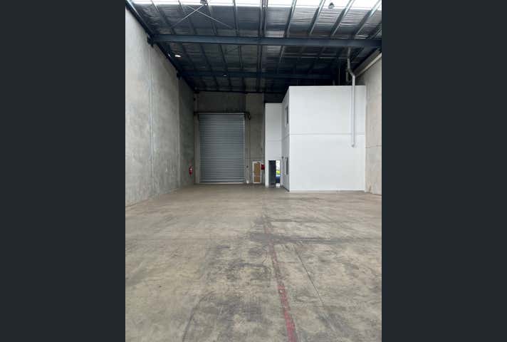 Unit  2, 37 Ravenhall Way Ravenhall VIC 3023 - Image 4