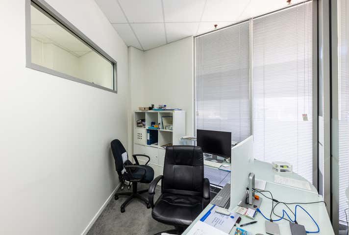 2/220 Varsity Parade Varsity Lakes QLD 4227 - Image 4