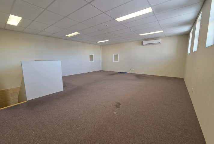 7/2 Tulloch Way Canning Vale WA 6155 - Image 8