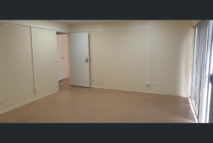1/14 Coal Street Bundamba QLD 4304 - Image 2