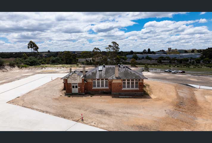 2/93 Strickland Rd East Bendigo VIC 3550 - Image 2