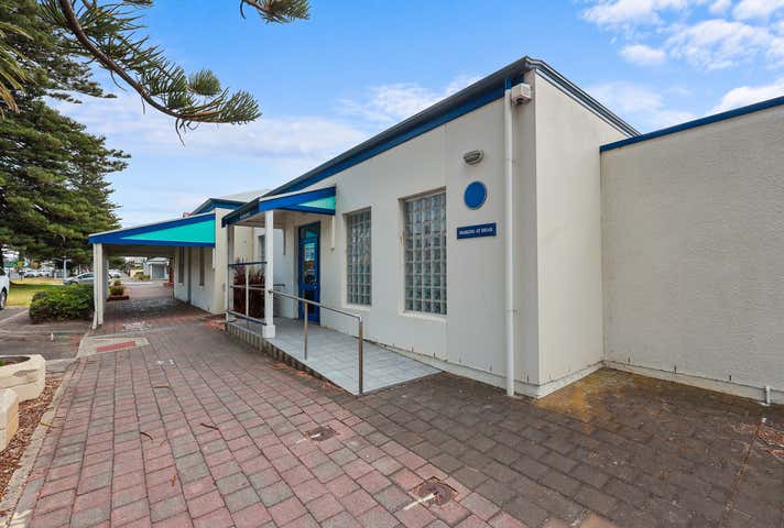 19 Victoria Street Victor Harbor SA 5211 - Image 13