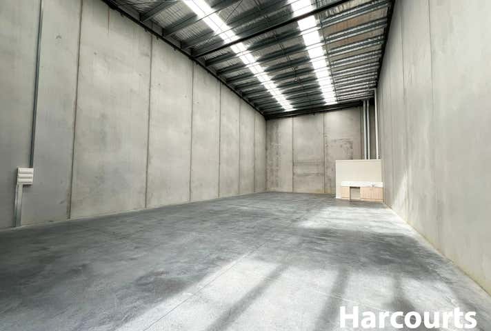 27 Zinc Circuit Cranbourne North VIC 3977 - Image 2