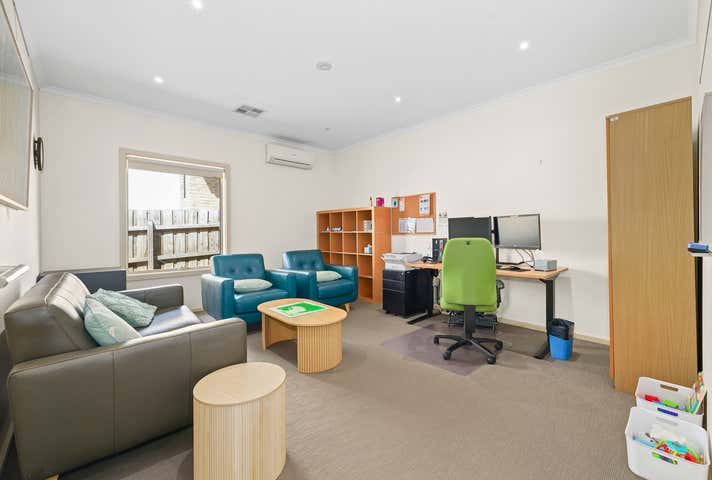 57 Fairholme Boulevard Berwick VIC 3806 - Image 8