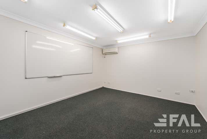 Unit  8, 32 Spine Street Sumner QLD 4074 - Image 8