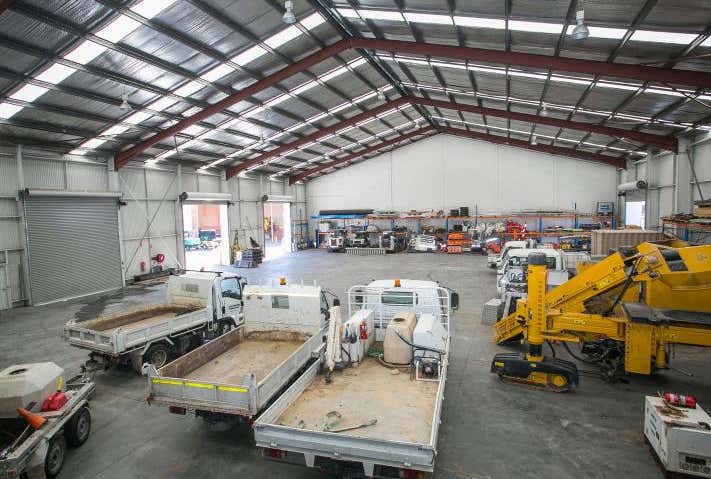 Unit 2, 11 Ferguson Street Kewdale WA 6105 - Image 1