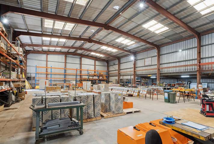 2 Thorpe Way Kwinana Beach WA 6167 - Image 5