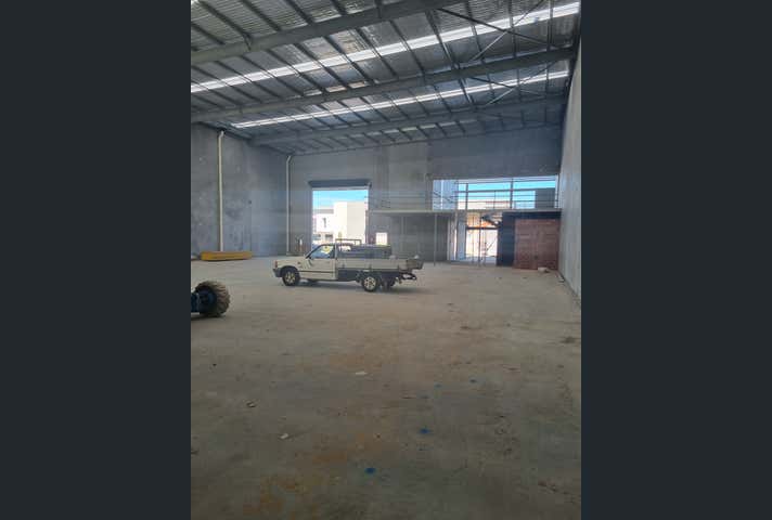 Unit 2, 53 Barley Place Canning Vale WA 6155 - Image 4