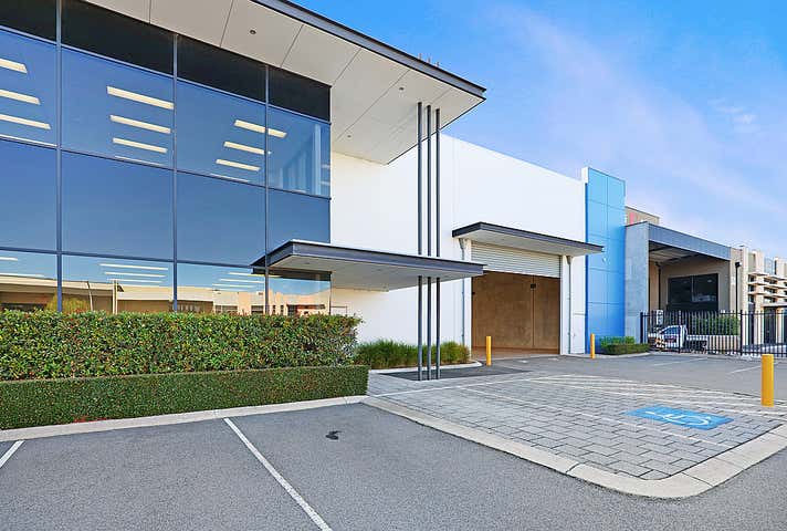 55 Mordaunt Circuit Canning Vale WA 6155 - Image 2