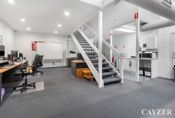 7/11 Beach Street Port Melbourne VIC 3207 - Image 4