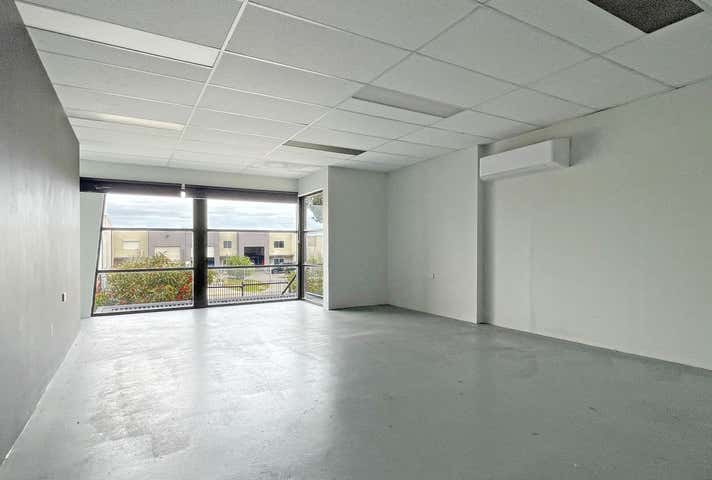 Unit 2, 6 Dillington Pass Landsdale WA 6065 - Image 4