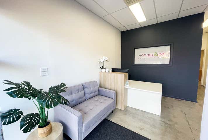 2/1 Bakewell Street Cranbourne VIC 3977 - Image 4