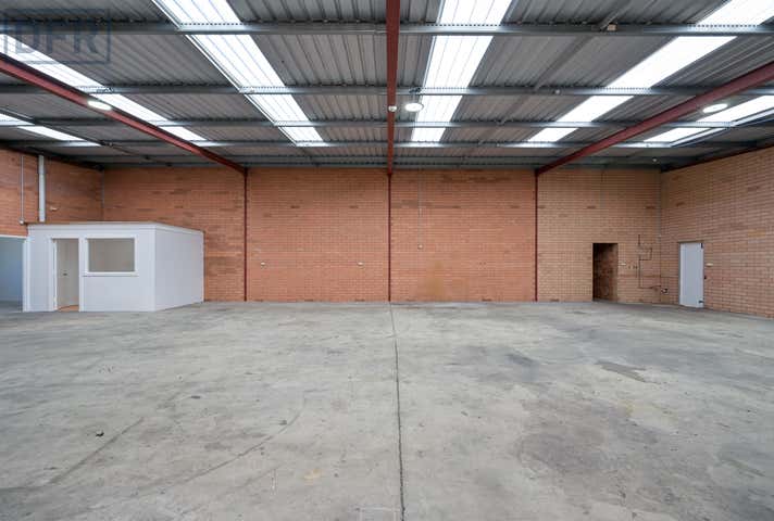 4/1 Crompton Road Rockingham WA 6168 - Image 16