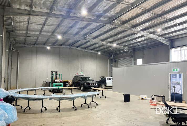 1/18  Rohs Road East Bendigo VIC 3550 - Image 2