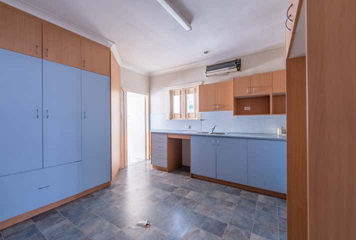 218 Brisbane Street West Ipswich QLD 4305 - Image 11