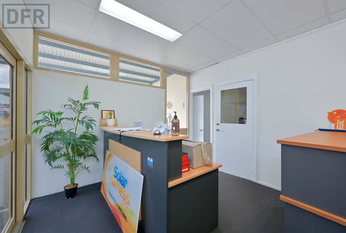 2/5 Sequoia Place Bibra Lake WA 6163 - Image 12