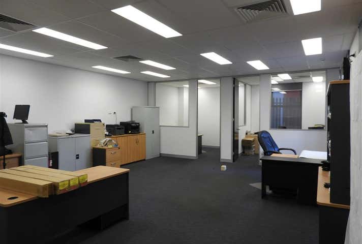 17 Discovery Drive Bibra Lake WA 6163 - Image 11