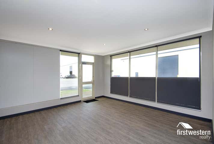 4/21 Warman Street Neerabup WA 6031 - Image 6