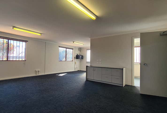 30 Truganina Rd Malaga WA 6090 - Image 9