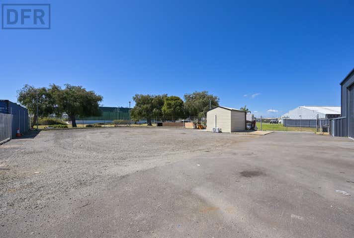 2 Dalloway Road Port Kennedy WA 6172 - Image 8
