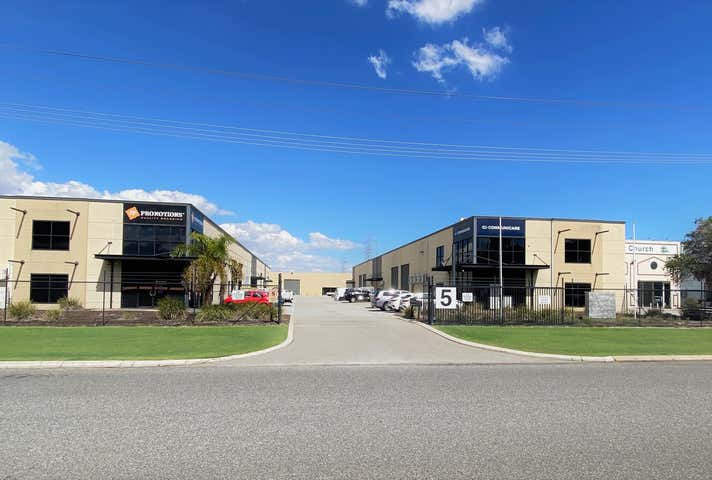 2/5 Townsend Street Malaga WA 6090 - Image 1