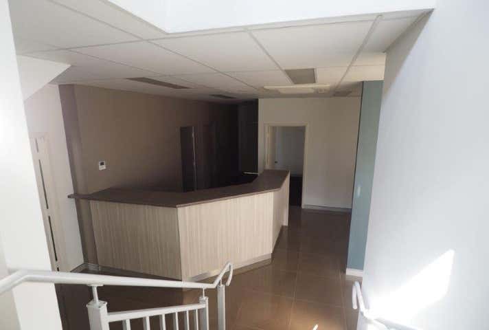 26 Distinction Rd Wangara WA 6065 - Image 12