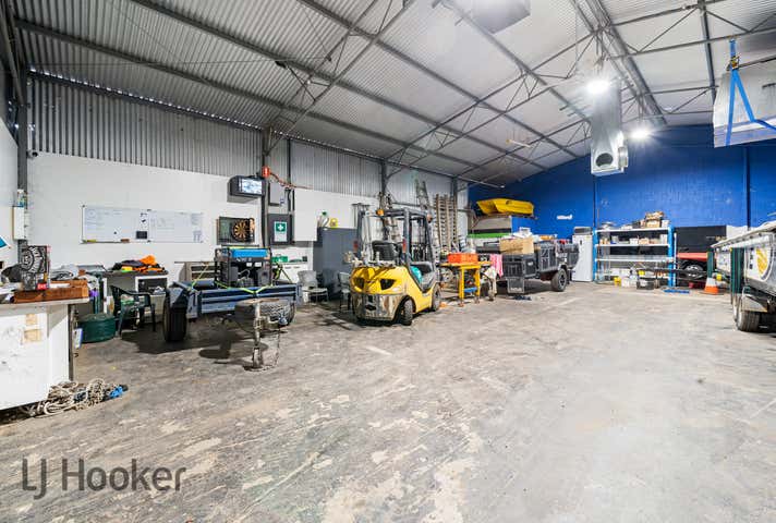 7 Barfield Crescent Edinburgh North SA 5113 - Image 24